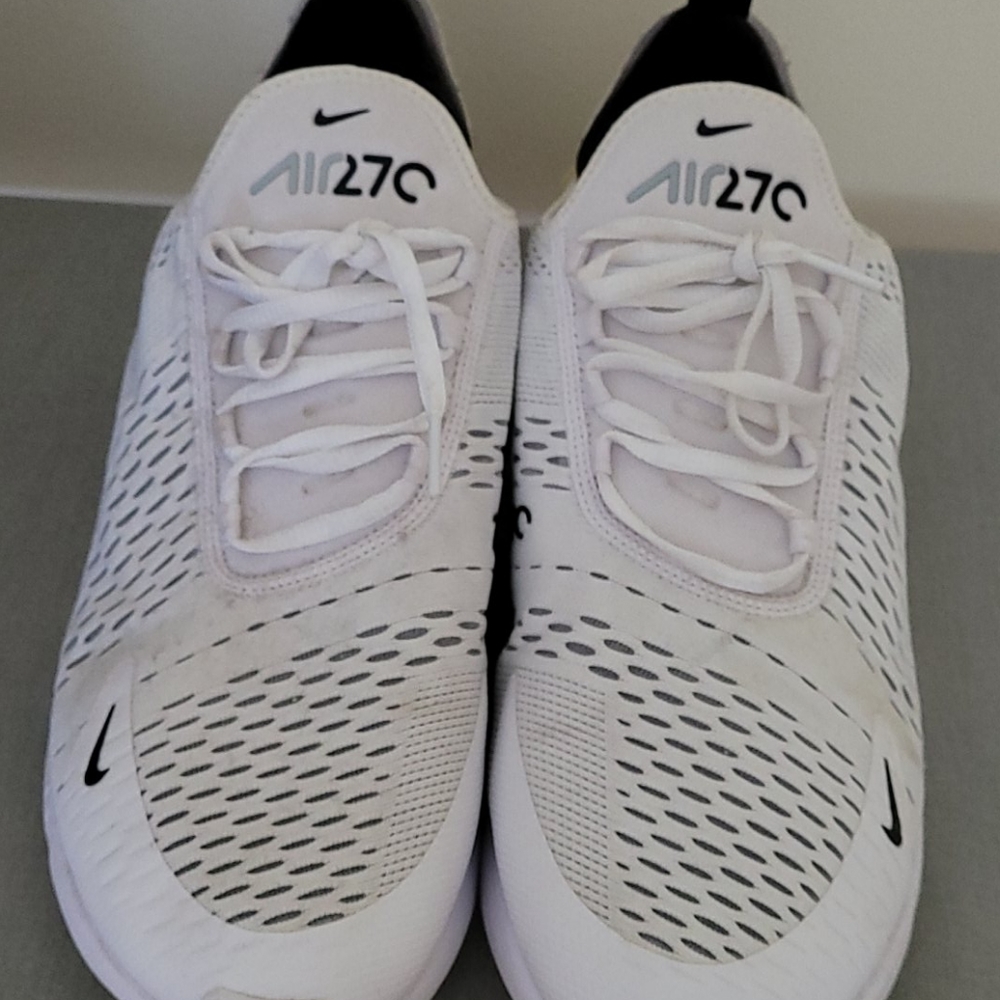 Pair of men gym shoe